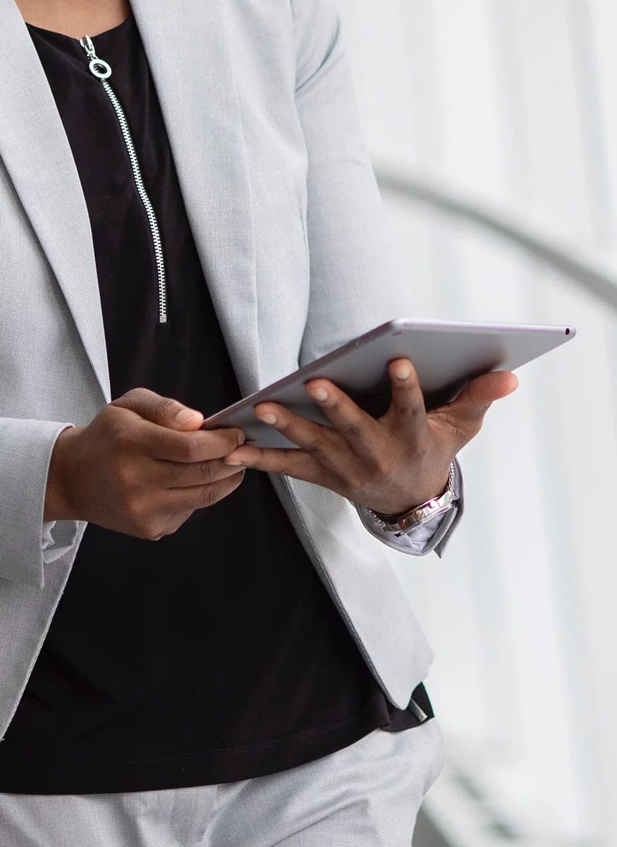 Responsive websites are designed to be viewed on the desktop, tablet and cellphone
